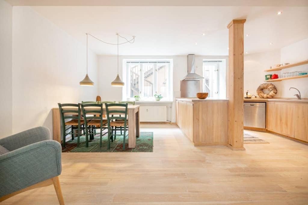 Spacious Flat In A Central, But Calm Area Of Cph Apartment