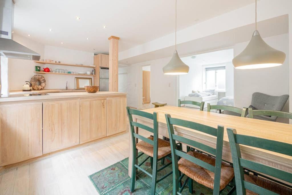 Apartamento Spacious Flat In A Central, But Calm Area Of Cph