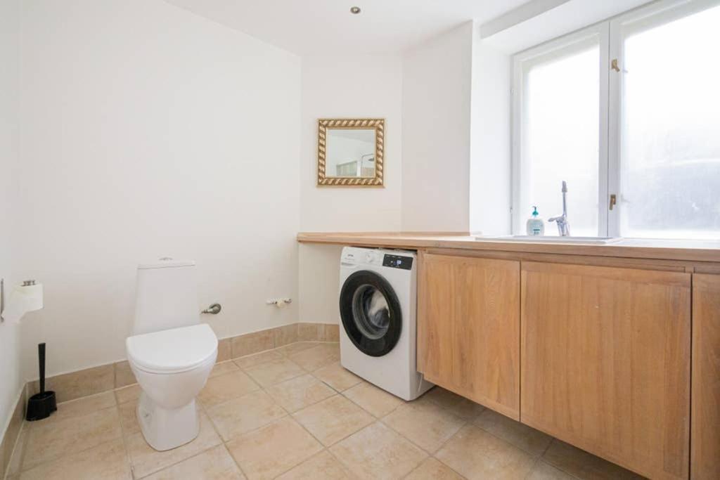 Spacious Flat In A Central, But Calm Area Of Cph Apartamento Copenhague